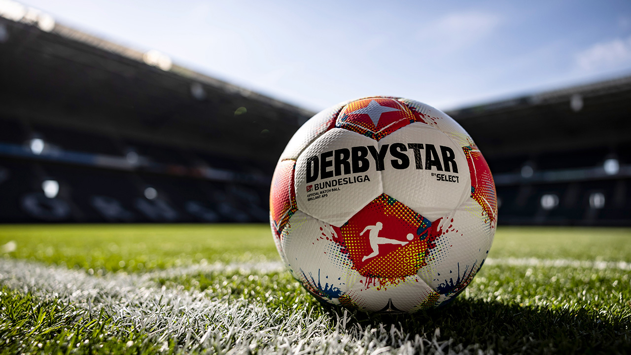 Gladbach's Youngest Scorer: Analyzing Mohya's Record-Breaking Goal